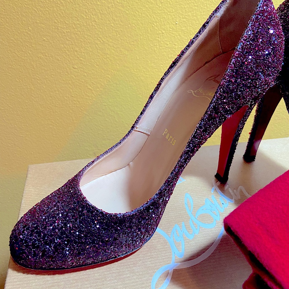 Gorgeous Louboutin Ruby red pumps!